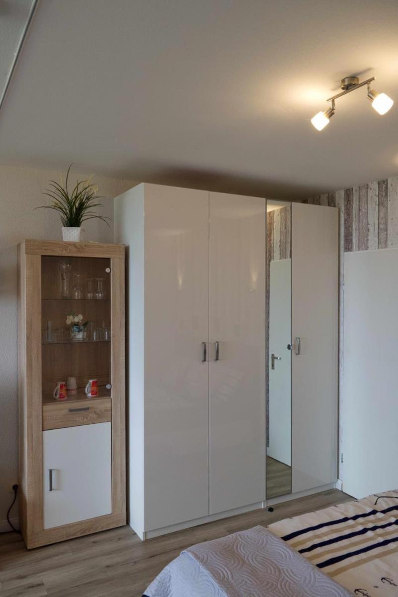 Inselblume 80 - Gemuetliche Ferienwohnung, Blick Auf Die Fehmarnsundbruecke Burgtiefe auf Fehmarn Exteriör bild